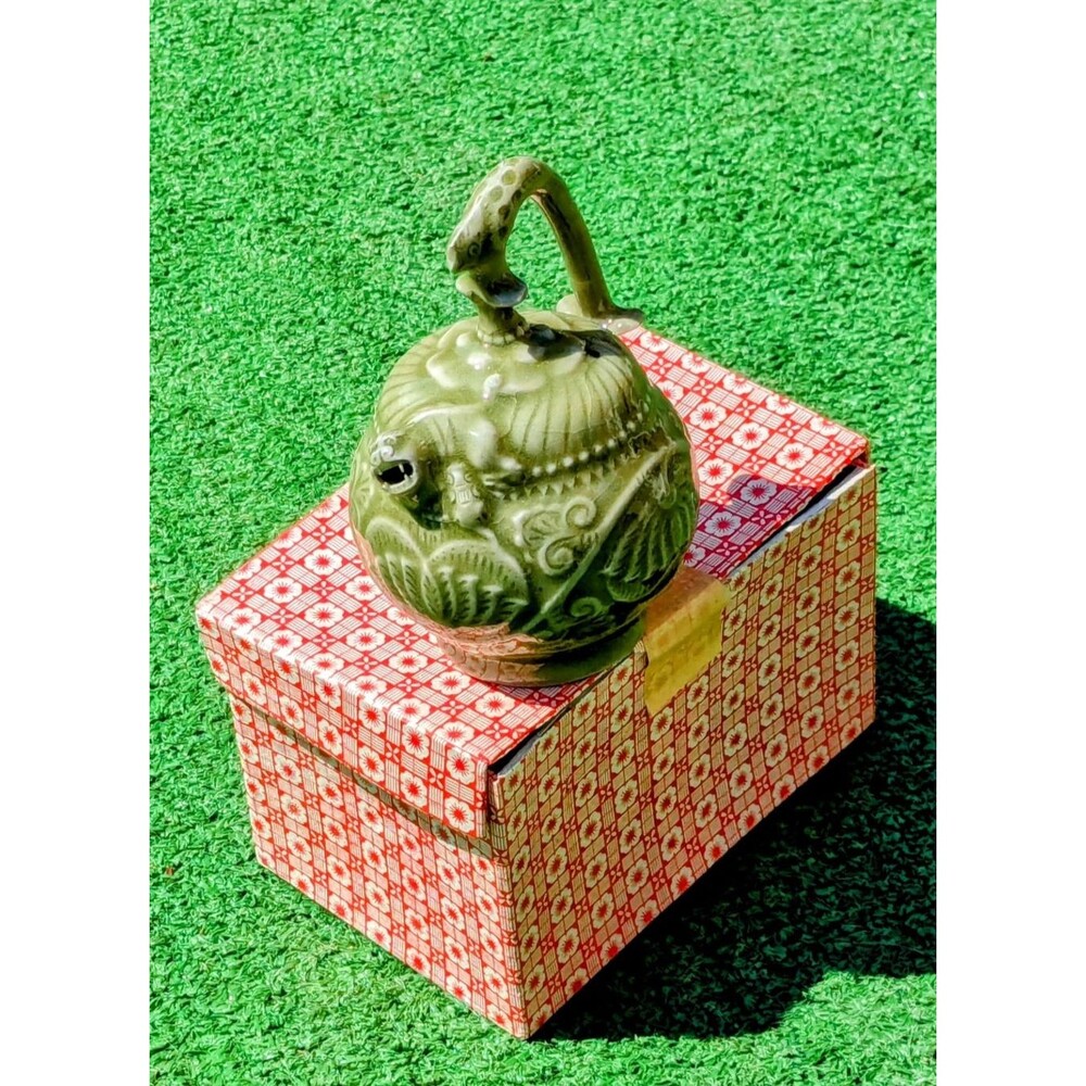 Vintage Chinese Northern Song Yaozhou Celadon Reverse Flow Incised Ewer Teapot